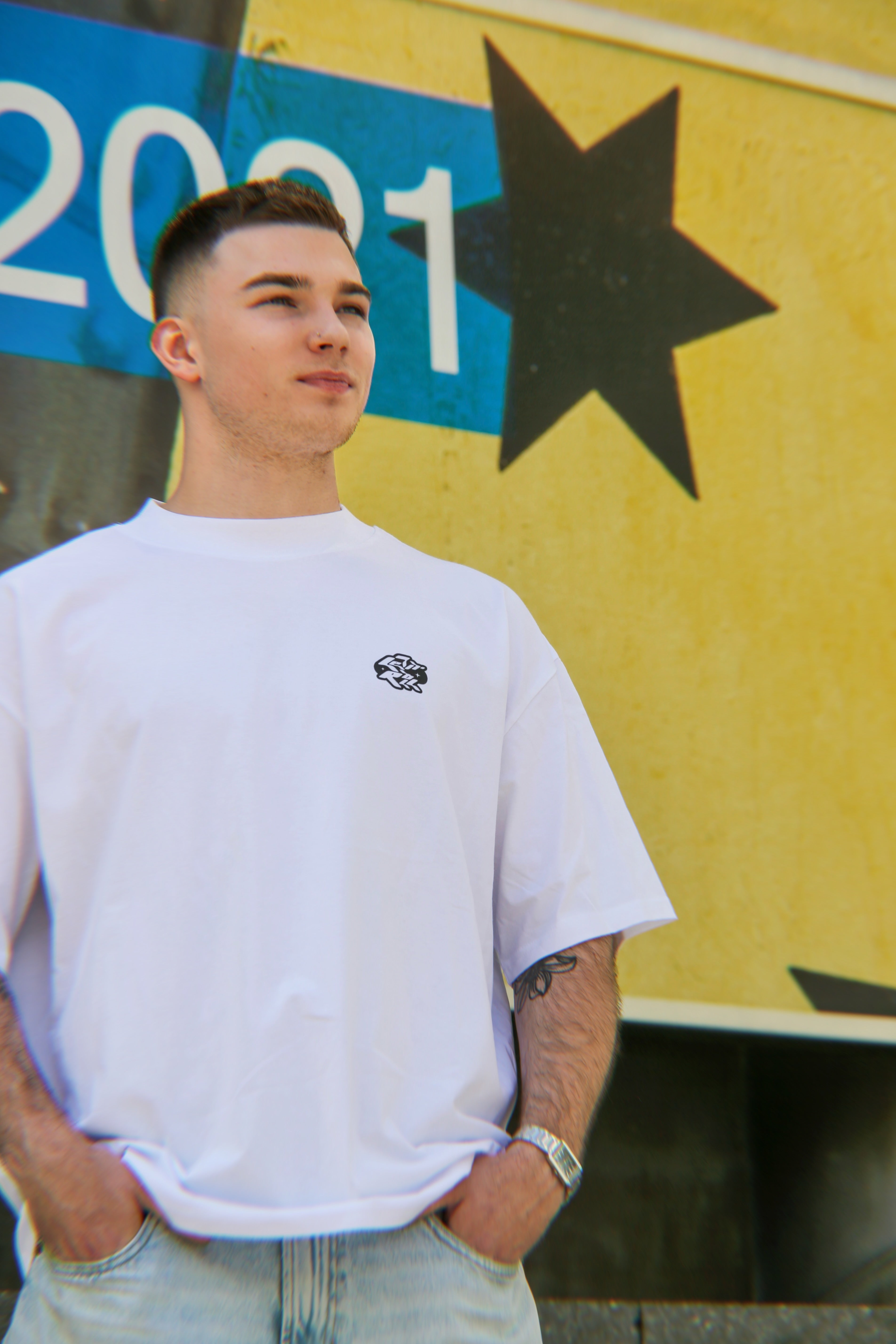 LETITROLL T-shirt DNB Family White