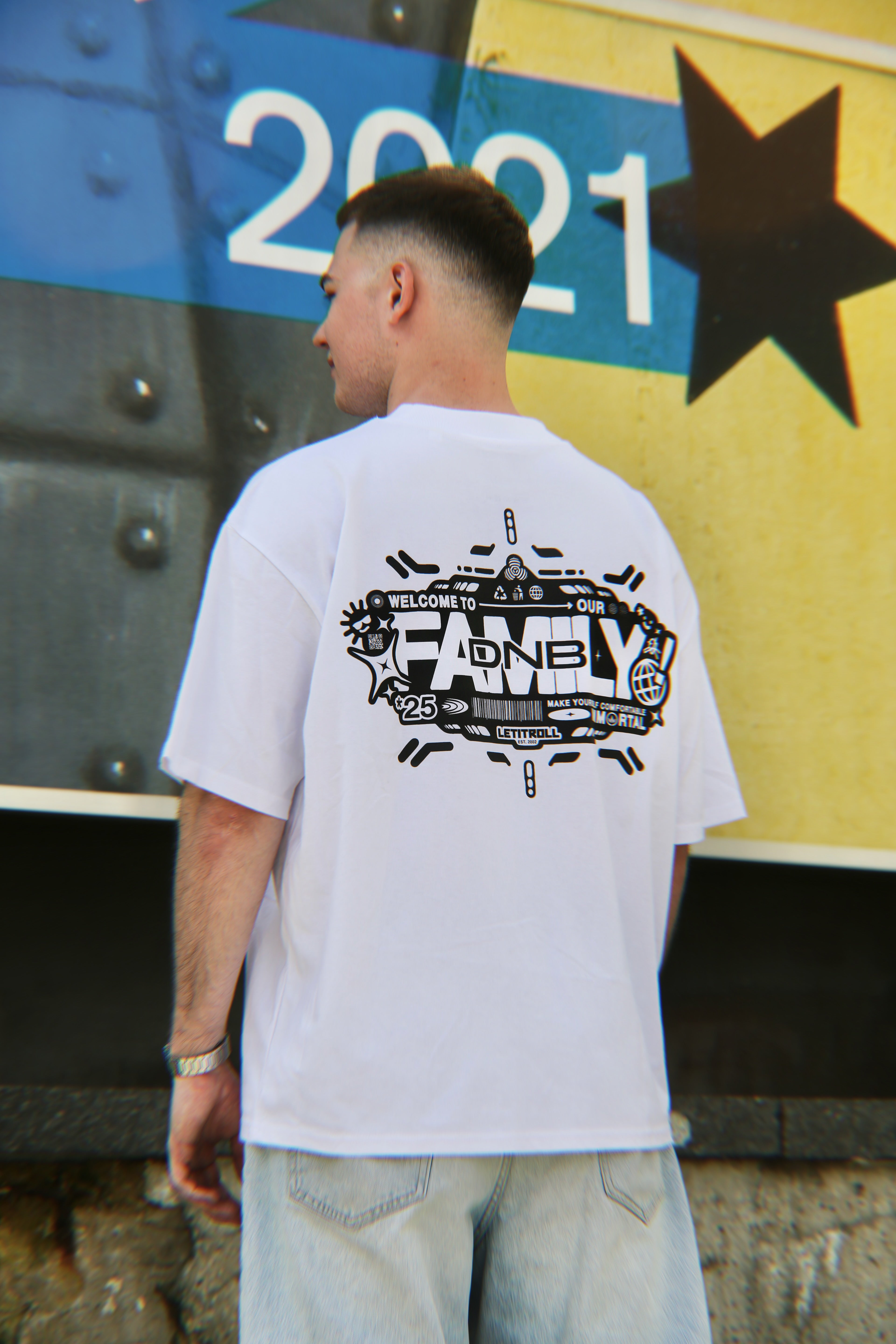 LETITROLL T-shirt DNB Family White