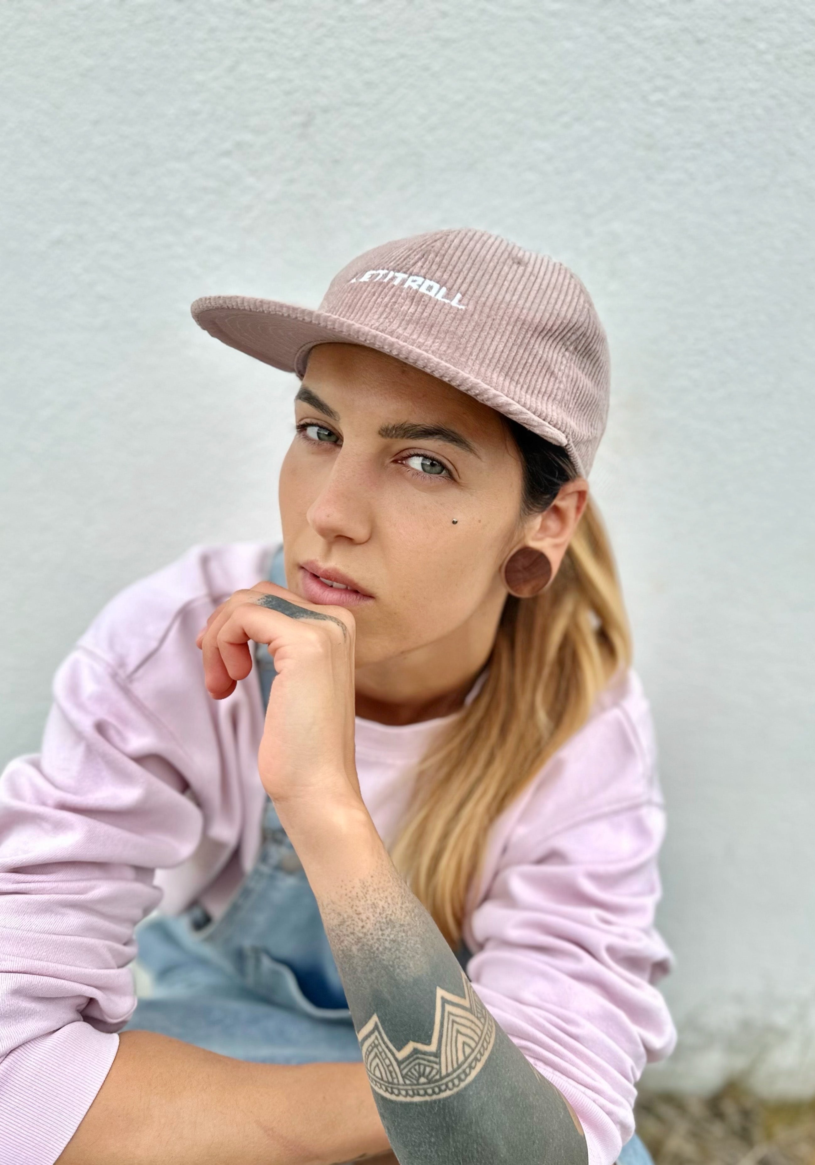 LETITROLL corduroy cap with embroidery Hazel Pink