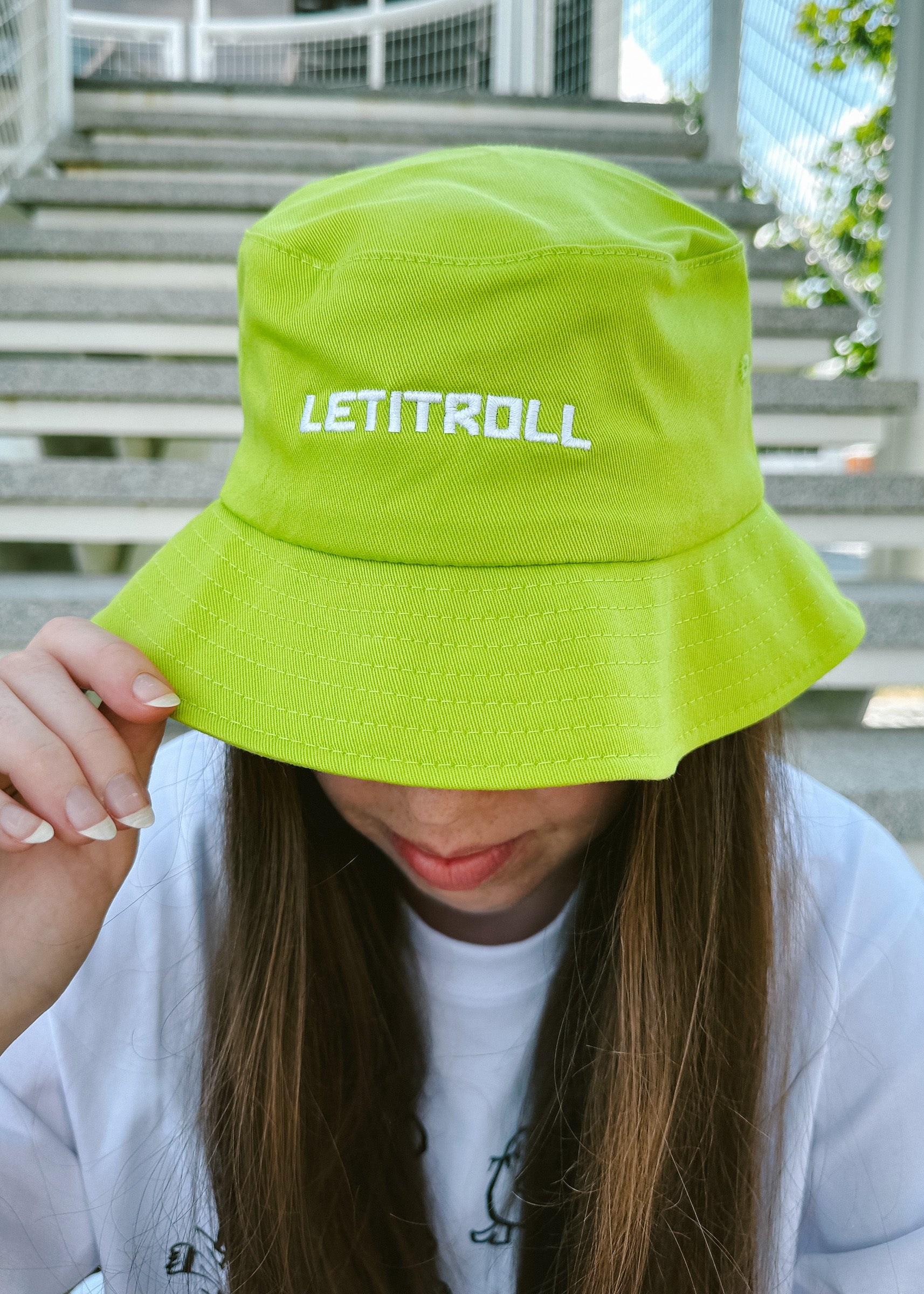LETITROLL BUCKET HAT S VÝŠIVKOU GREEN GLOW