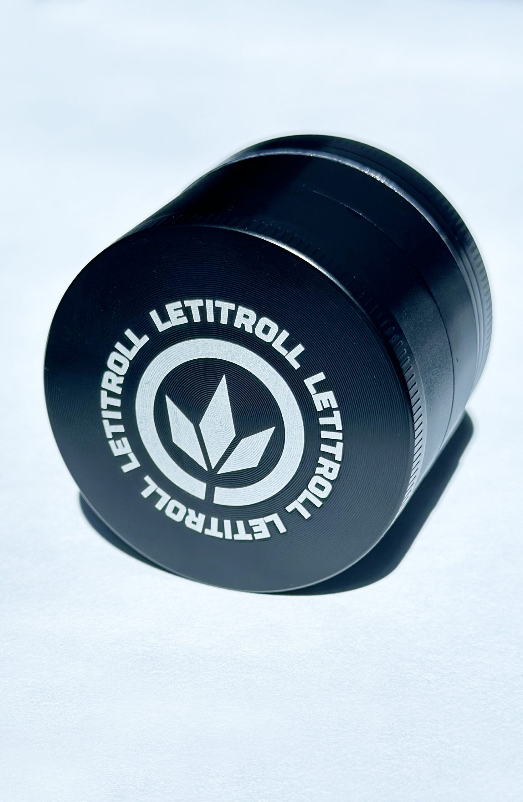 LET IT ROLL METAL TOBACCO GRINDER