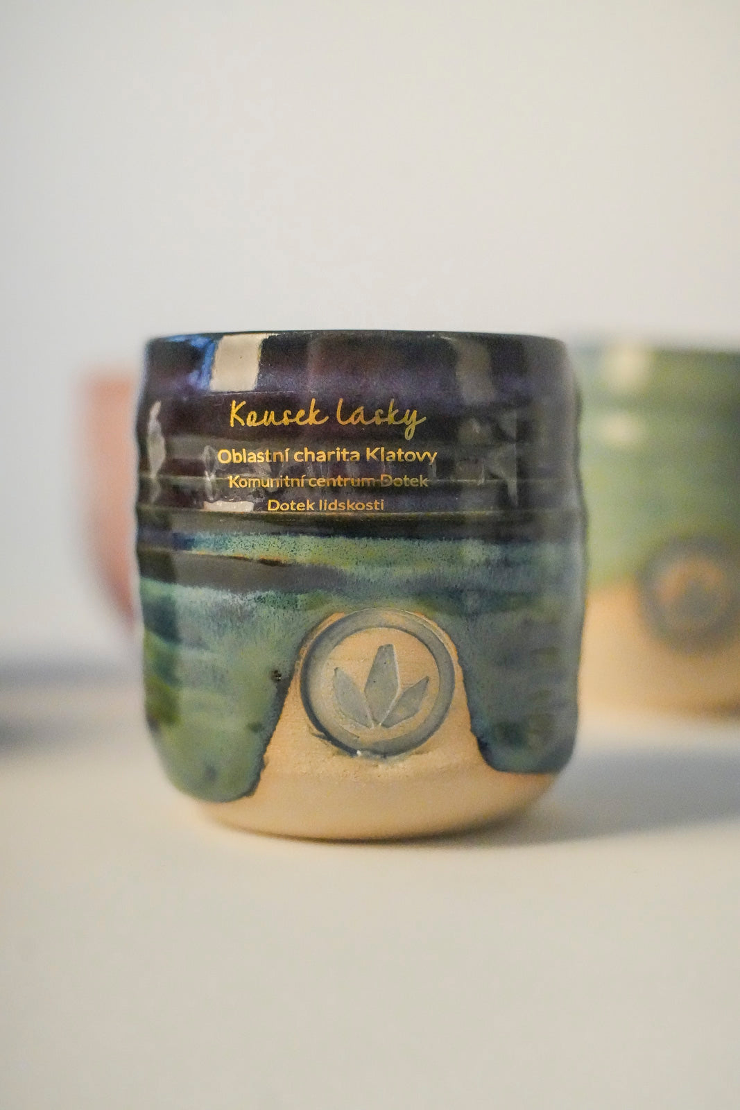 LETITROLL Hrneček Zeleno Modrý Tmavý