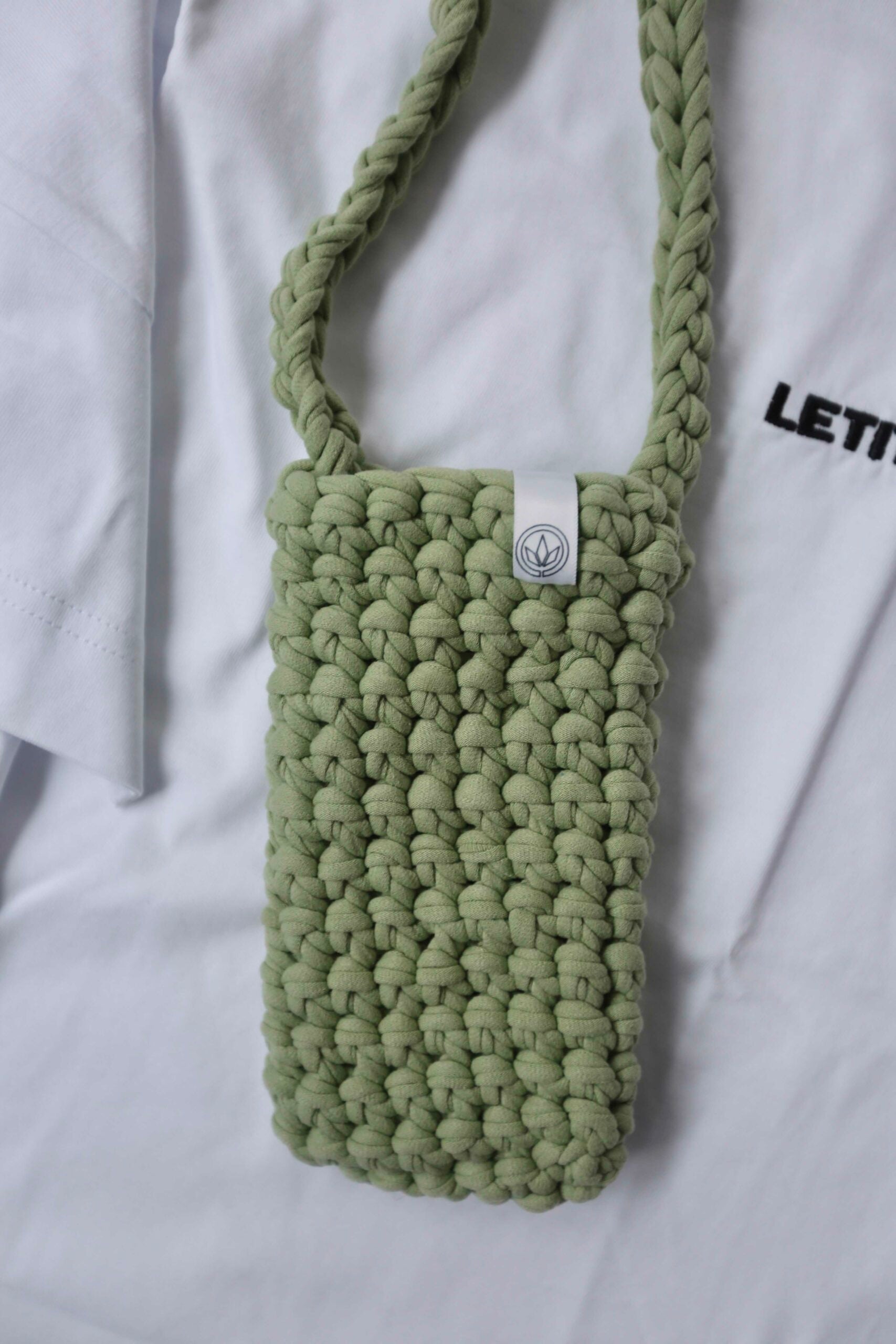 LETITROLL crochet phone bag