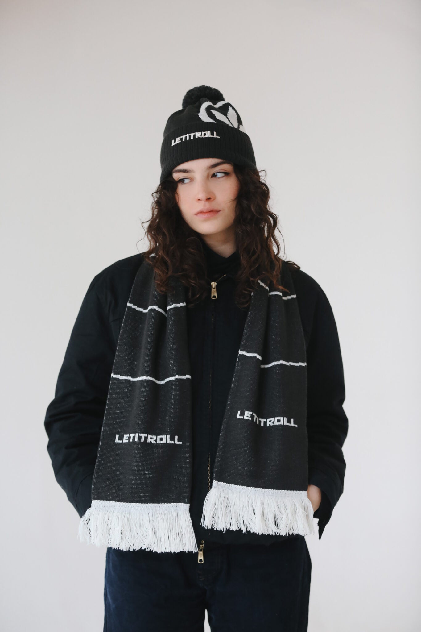 LET IT ROLL SCARF BLACK &amp; WHITE