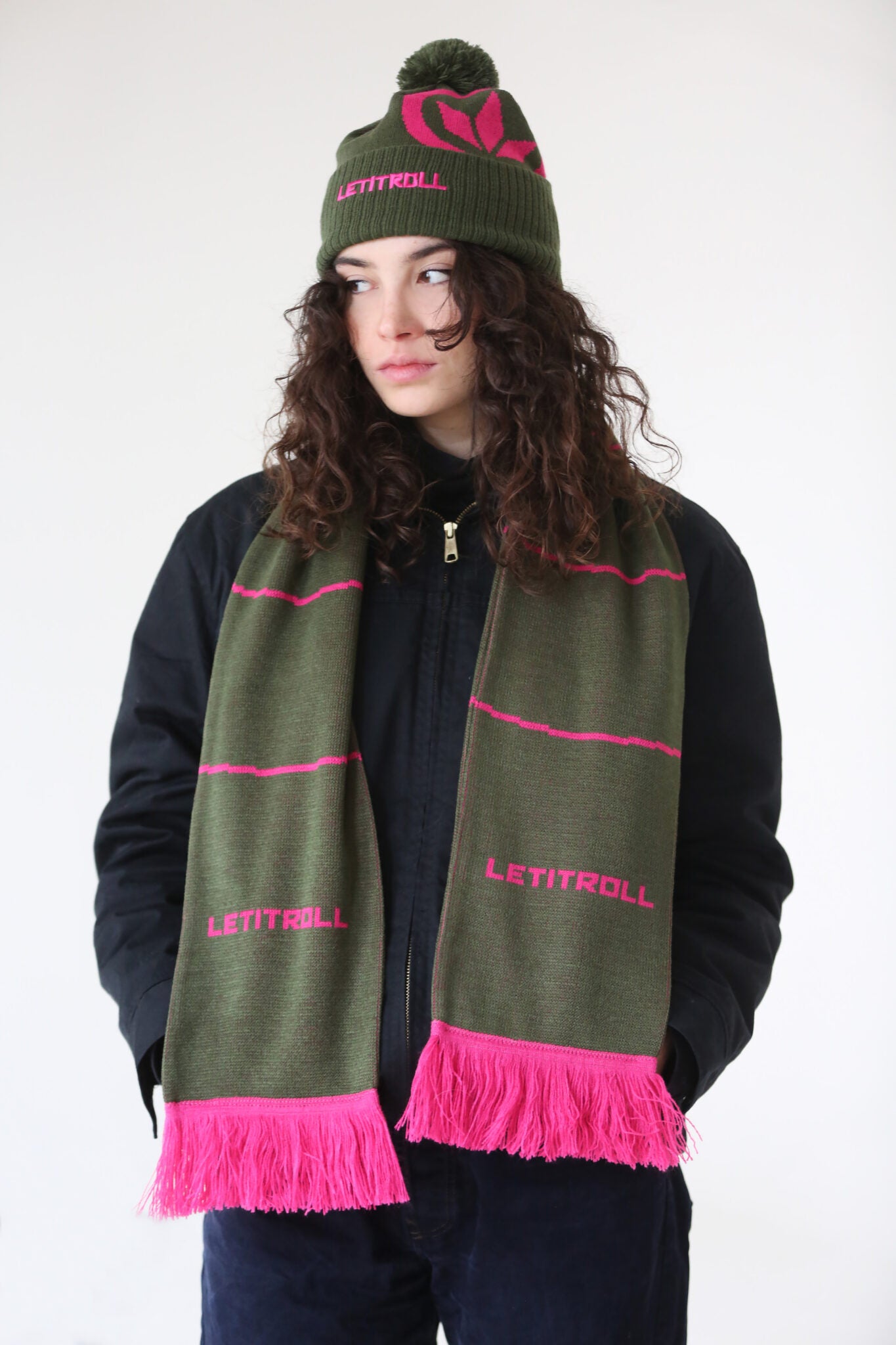 LET IT ROLL SCARF PURPLE GREEN