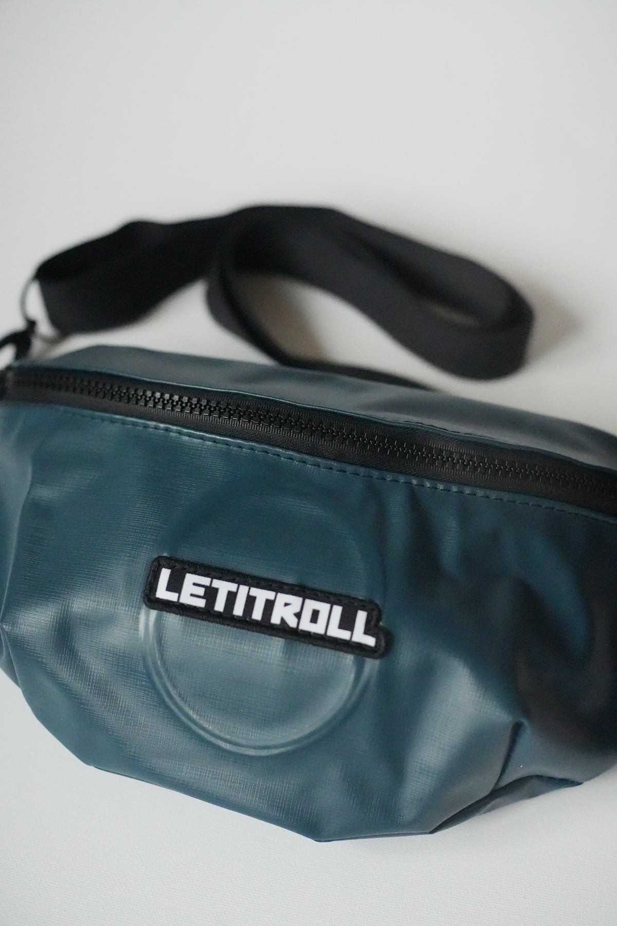 LETITROLL Upcycle Kidney Blue and Black