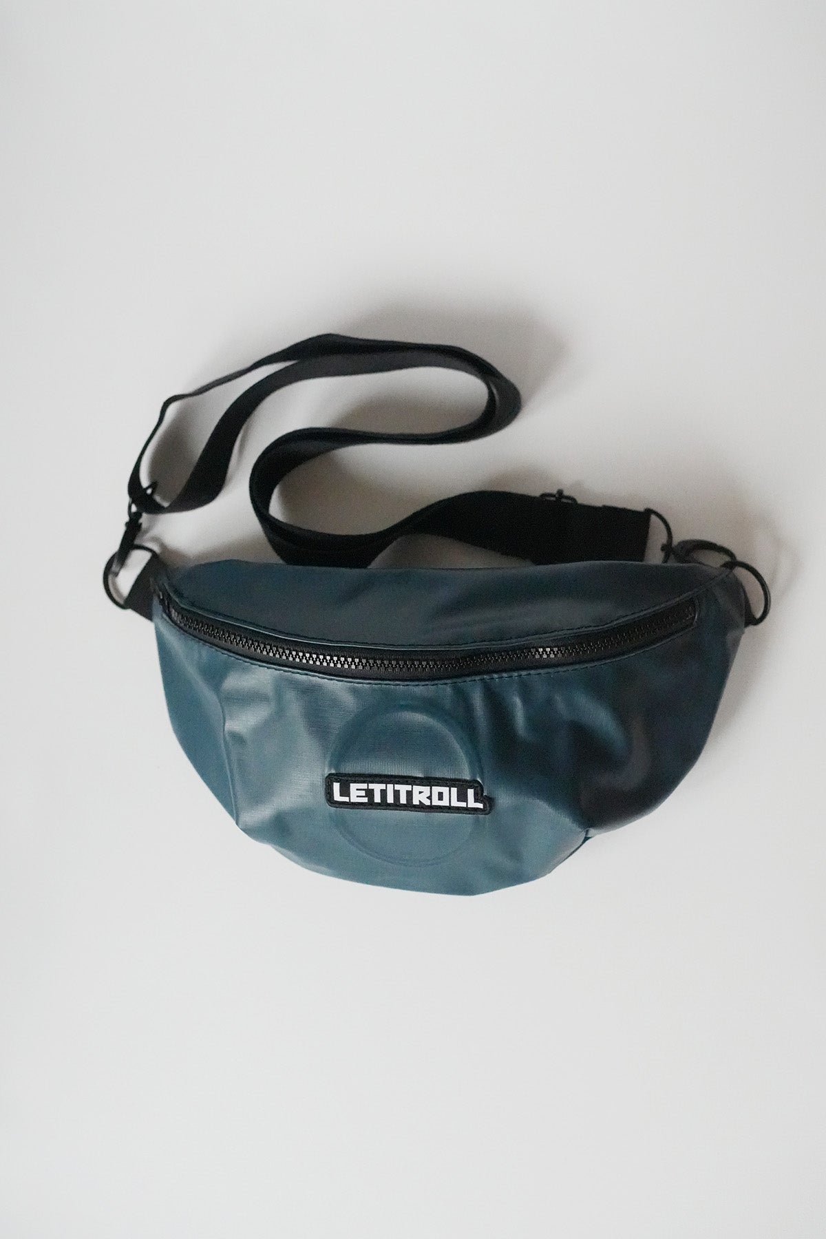 LETITROLL Upcycle Kidney Blue and Black