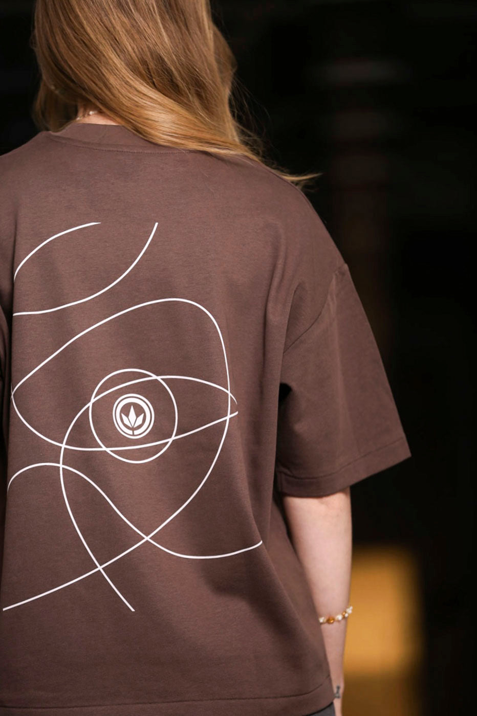 LETITROLL Orbith Mocha T-shirt