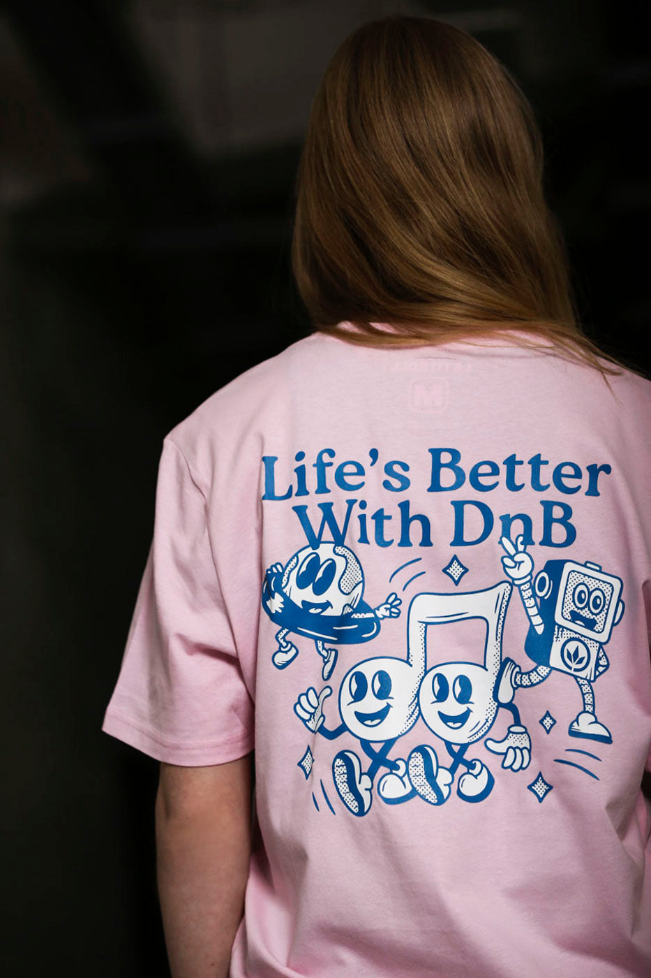 LETITROLL T-shirt "Life Is Better With DNB" pink