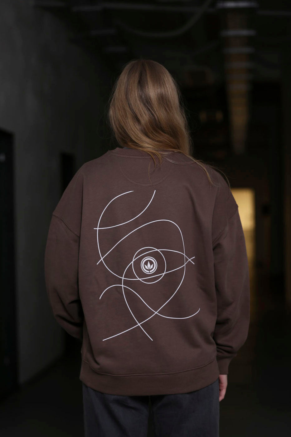 LETITROLL Orbith Crewneck Sweatshirt Mocha
