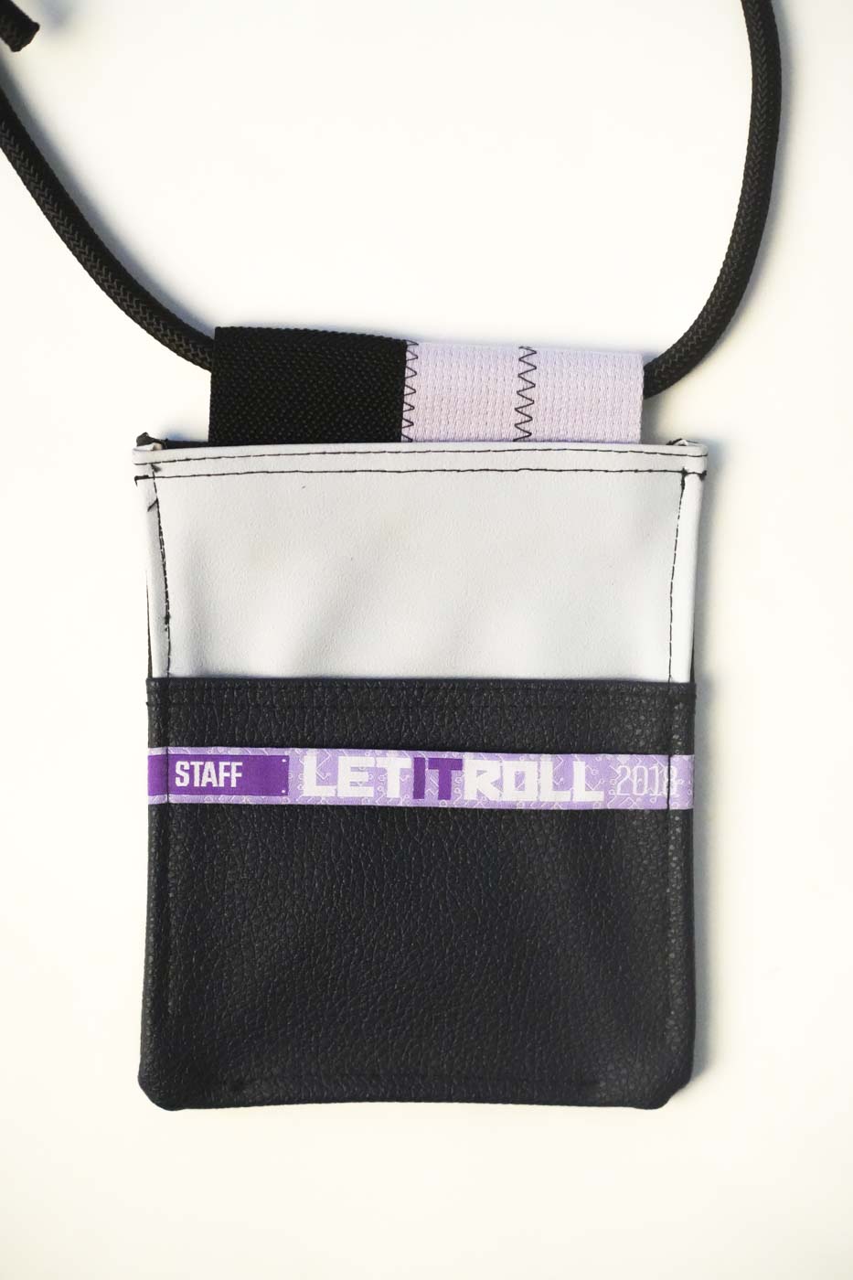 Upcycle taška na mobil LETITROLL x Ultravagant / č. 6