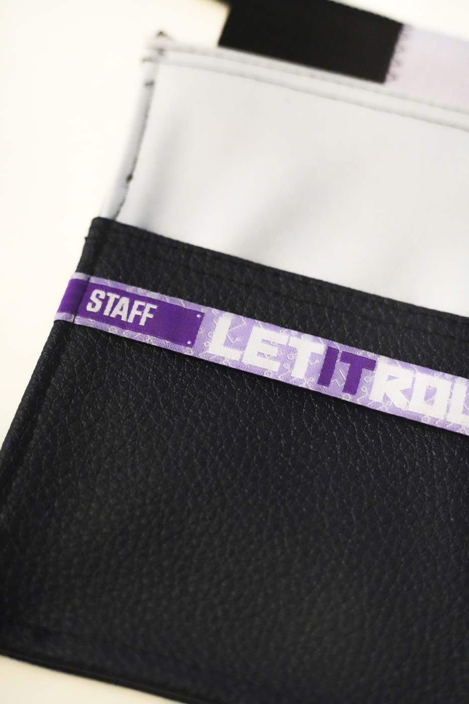 Upcycle taška na mobil LETITROLL x Ultravagant / č. 6