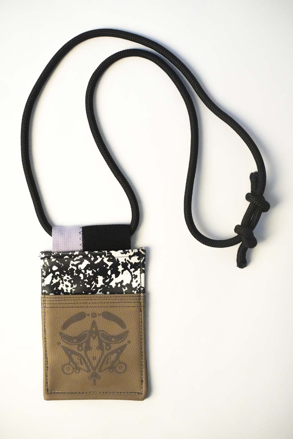 Upcycle taška na mobil LETITROLL x Ultravagant / č. 5