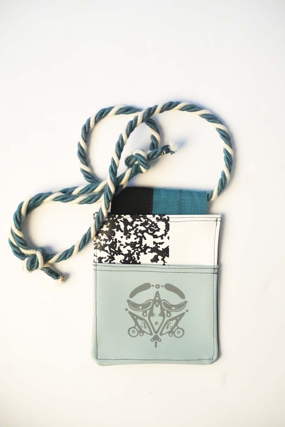 Upcycle taška na mobil LETITROLL x Ultravagant / č. 9