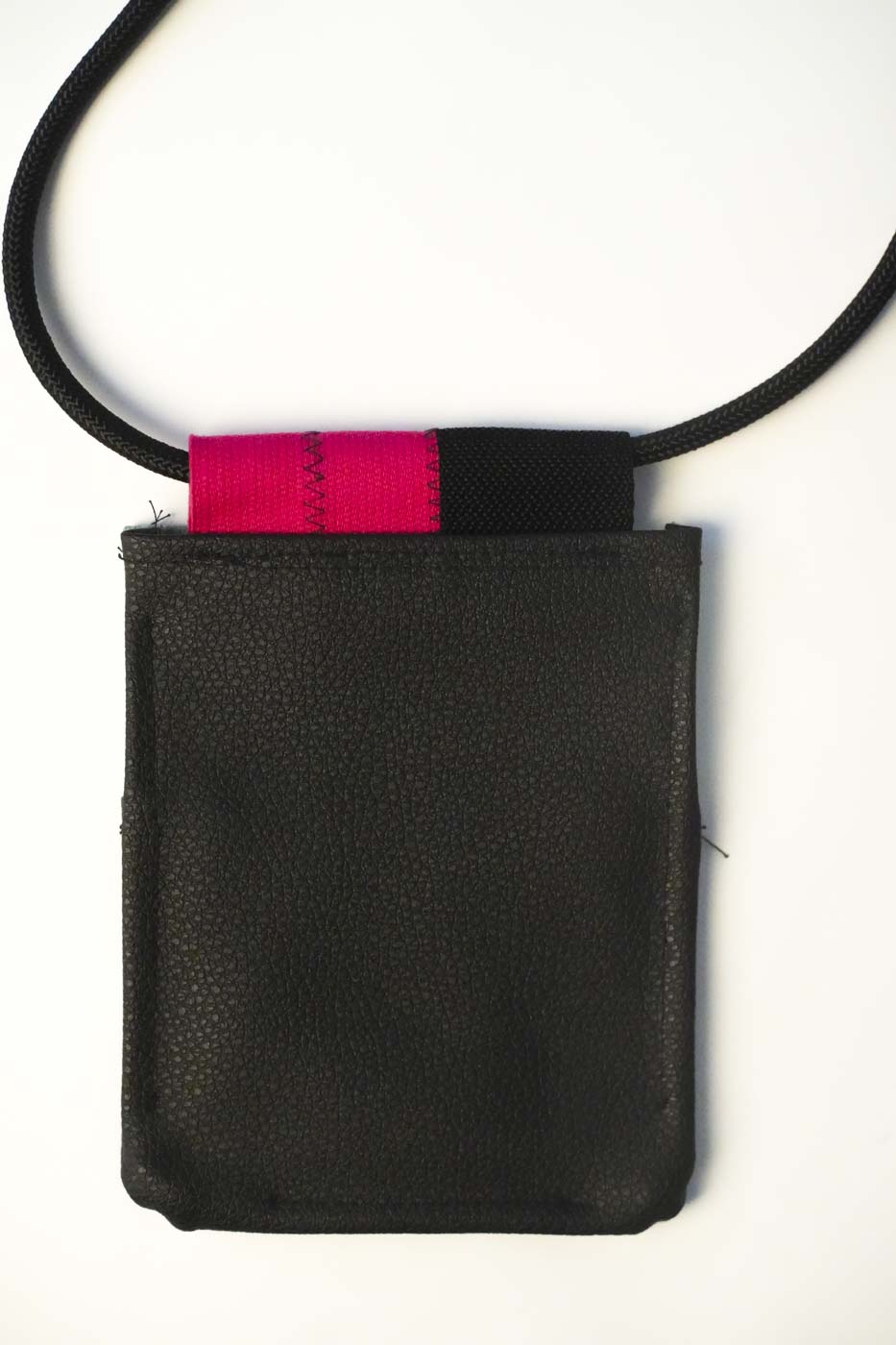 Upcycle taška na mobil LETITROLL x Ultravagant / č. 2