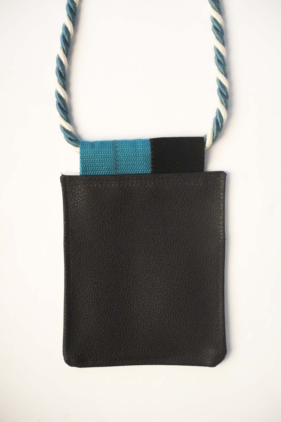 Upcycle taška na mobil LETITROLL x Ultravagant / č. 9