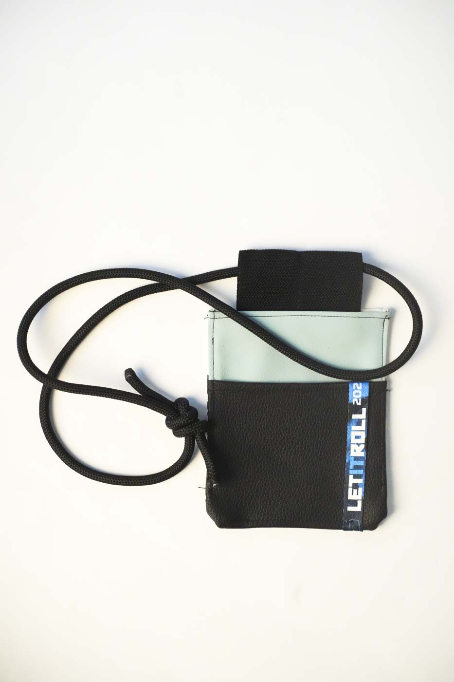 Upcycle taška na mobil LETITROLL x Ultravagant / č. 4