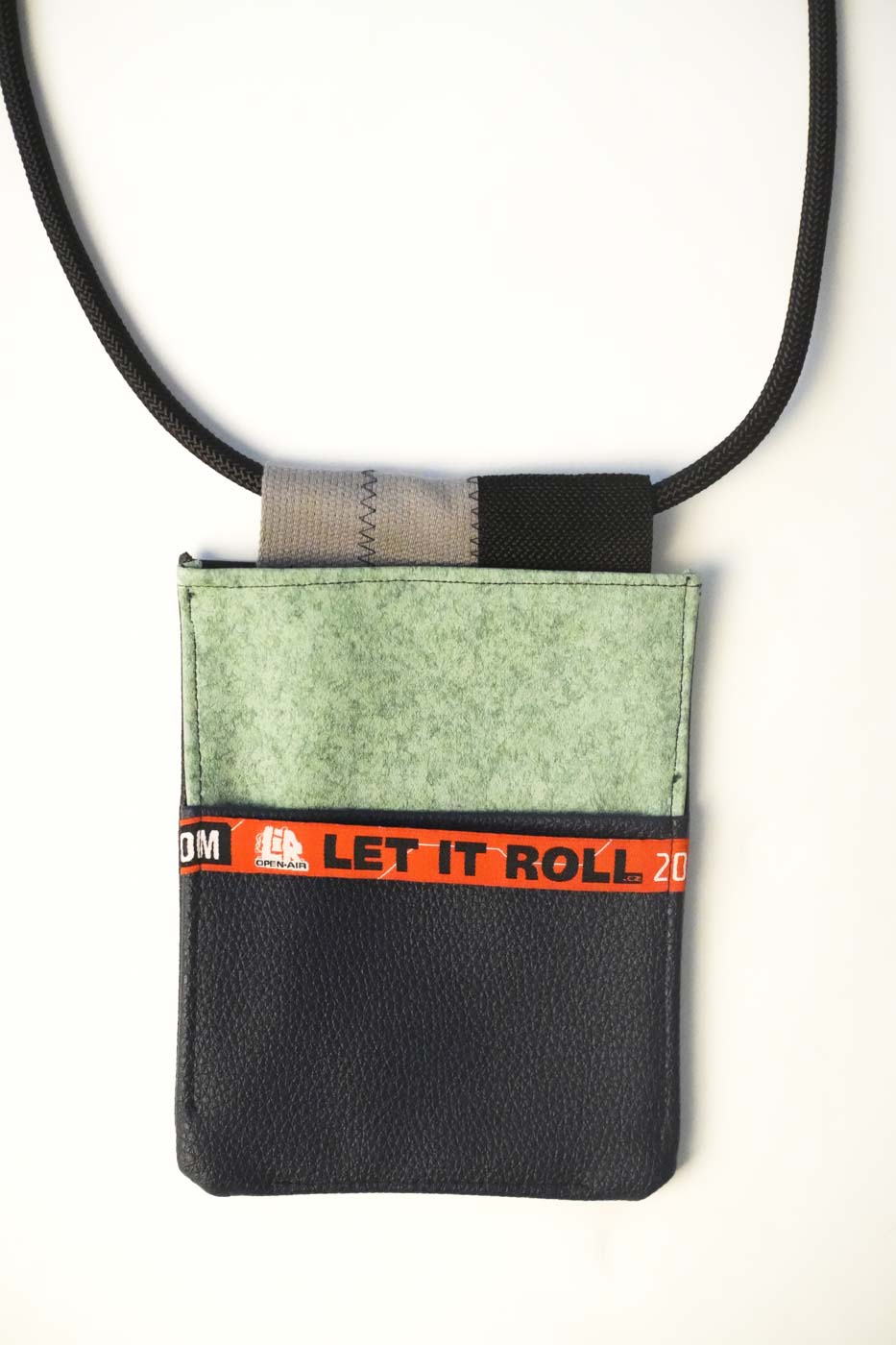 Upcycle taška na mobil LETITROLL x Ultravagant / č. 8